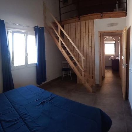 פקינו Almademari Giglio Casa Vacanza מראה חיצוני תמונה